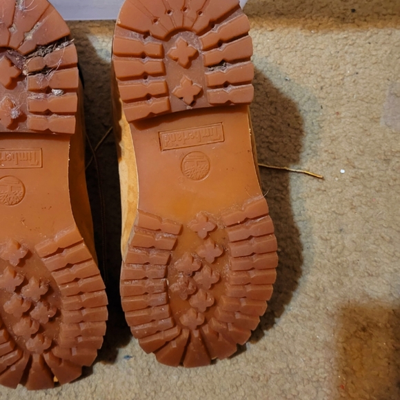 Size 12 Timberland worn TWICE 20$ off - Picture 2 of 3